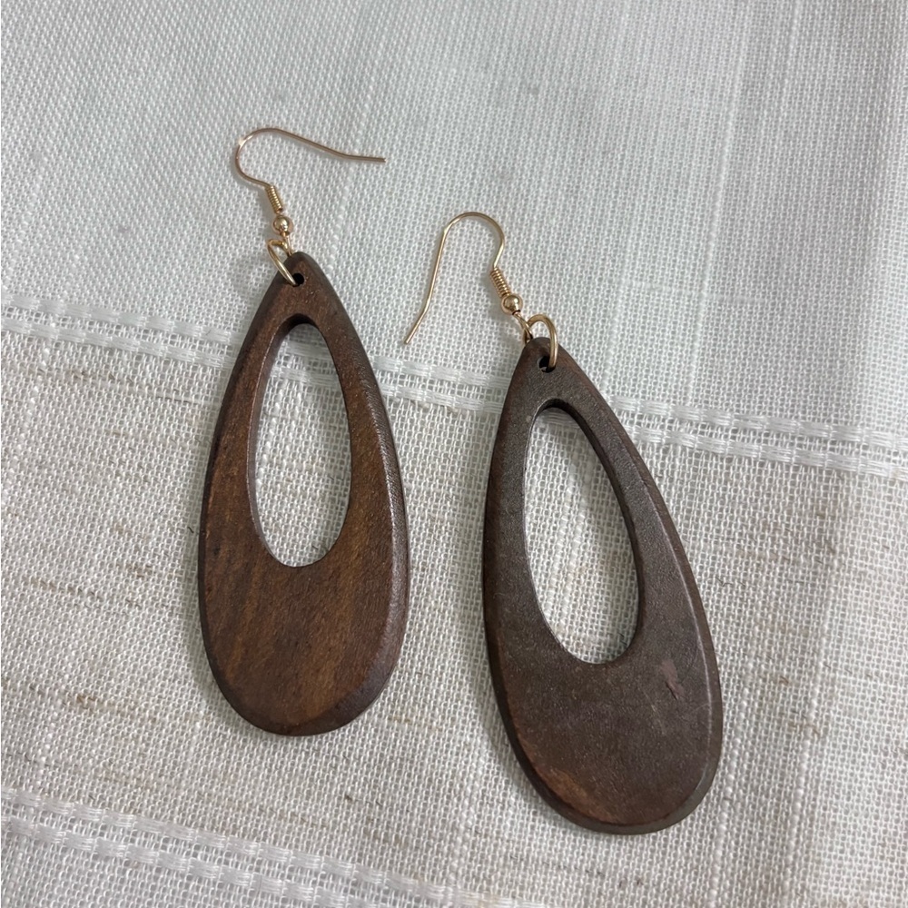 Elegant Brown Teardrop Earrings